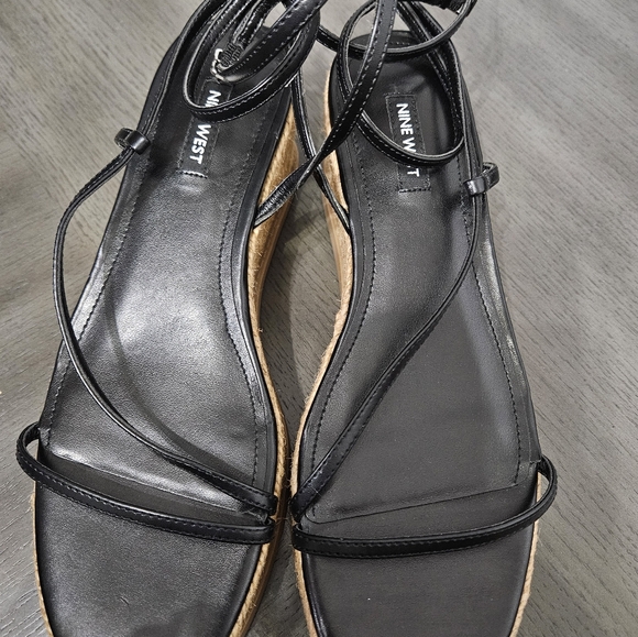 Nine West Womens Alexx Rounded Open Toe Strappy Detailed Wedge Sandal Size 8.5M - Picture 3 of 4